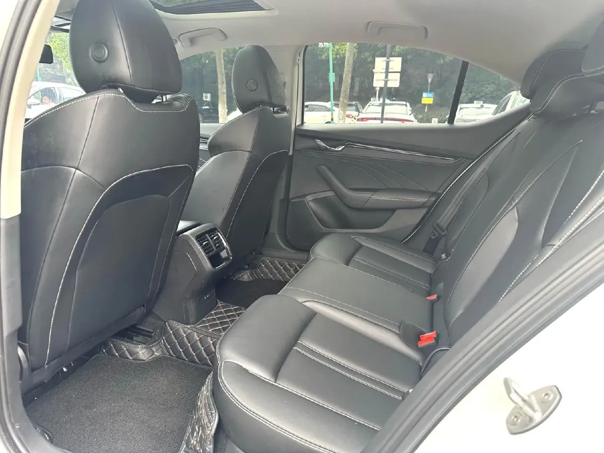 2022 Skoda Octavia 1.4T 150HP L4 7DCT,autocango,china used car exporter,china ev exporter,chinese used car exporter,chinese used ev exporter