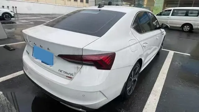 2022 Skoda Octavia 1.4T 150HP L4 7DCT,autocango,china used car exporter,china ev exporter,chinese used car exporter,chinese used ev exporter