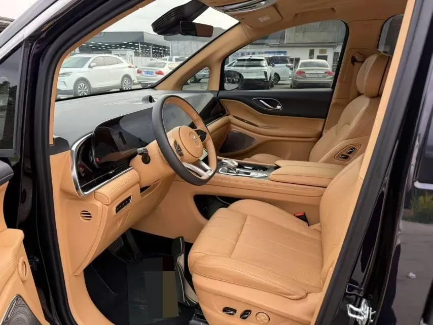 2024 Voyah Dream 1.5T 150HP L4 PHEV 43KWH,autocango,china used car exporter,china ev exporter,chinese used car exporter,chinese used ev exporter