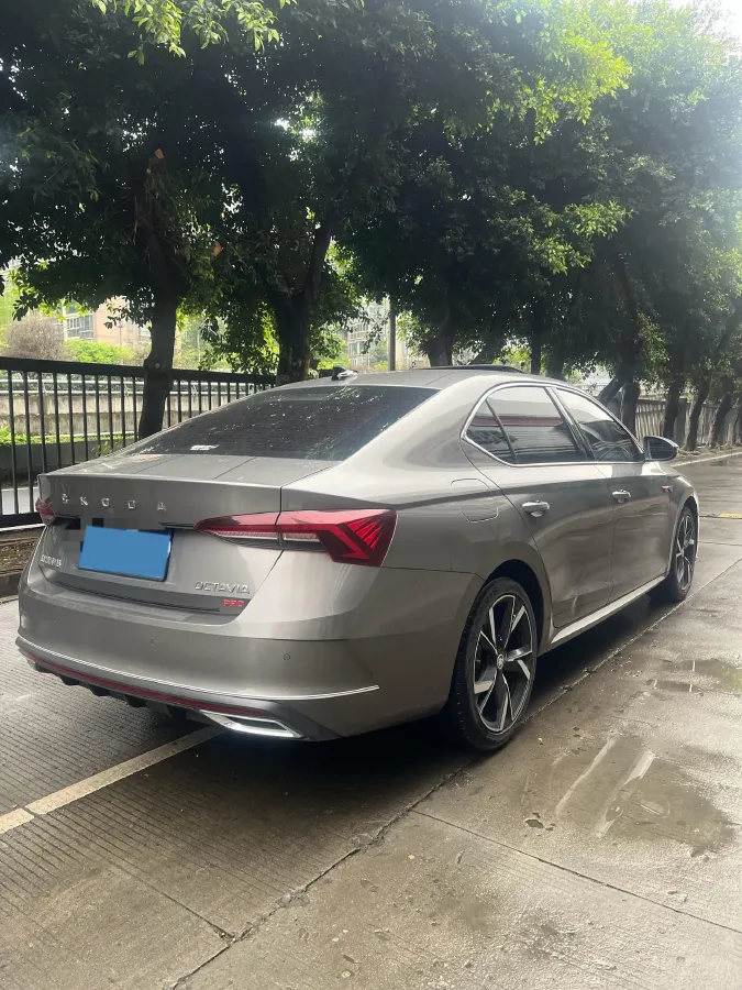 2021 Skoda Octavia 1.4T 150HP L4 7DCT,autocango,china used car exporter,china ev exporter,chinese used car exporter,chinese used ev exporter