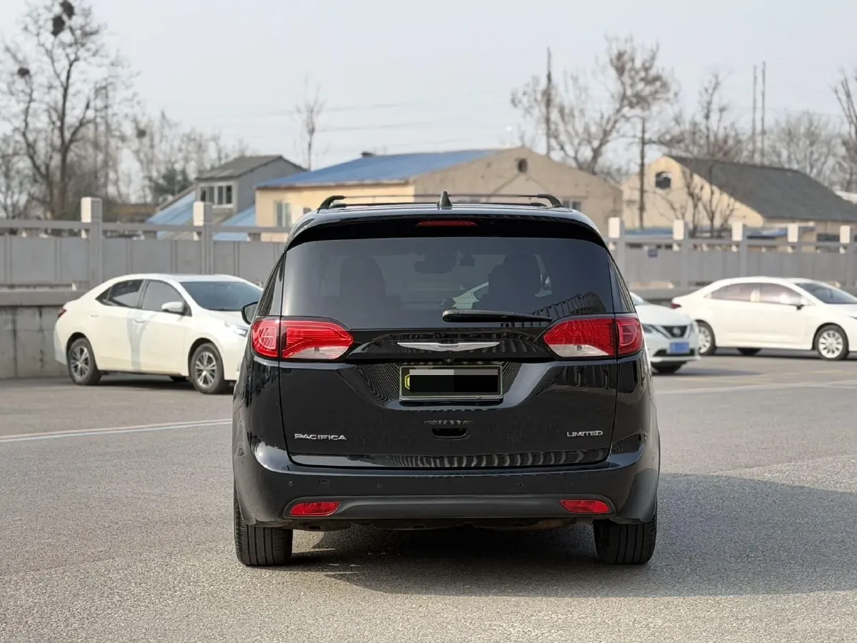 2017 Chrysler Pacifica 3.6L 279HP V6 9AT,autocango,china used car exporter,china ev exporter,chinese used car exporter,chinese used ev exporter