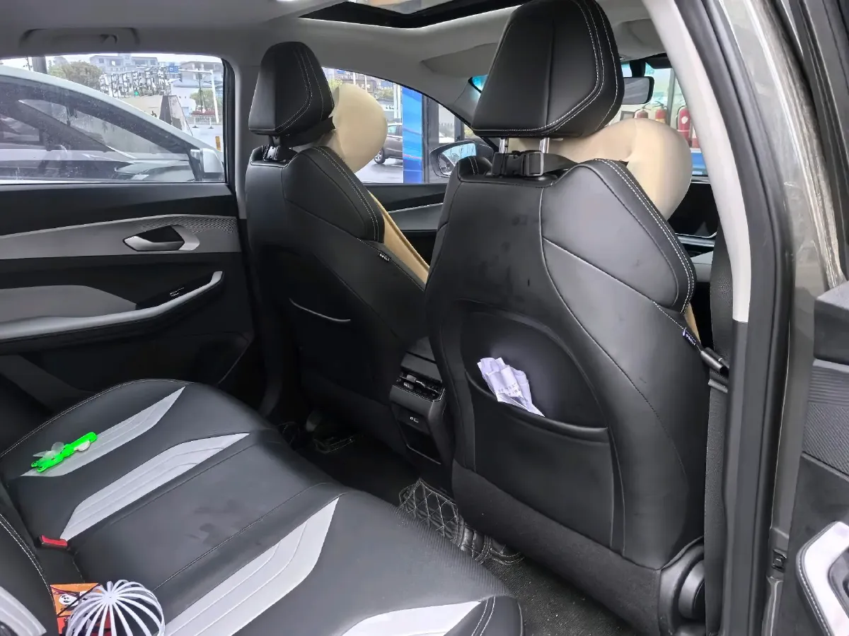 2022 Geely Binray 1.5T 181HP L4 7DCT,autocango,china used car exporter,china ev exporter,chinese used car exporter,chinese used ev exporter