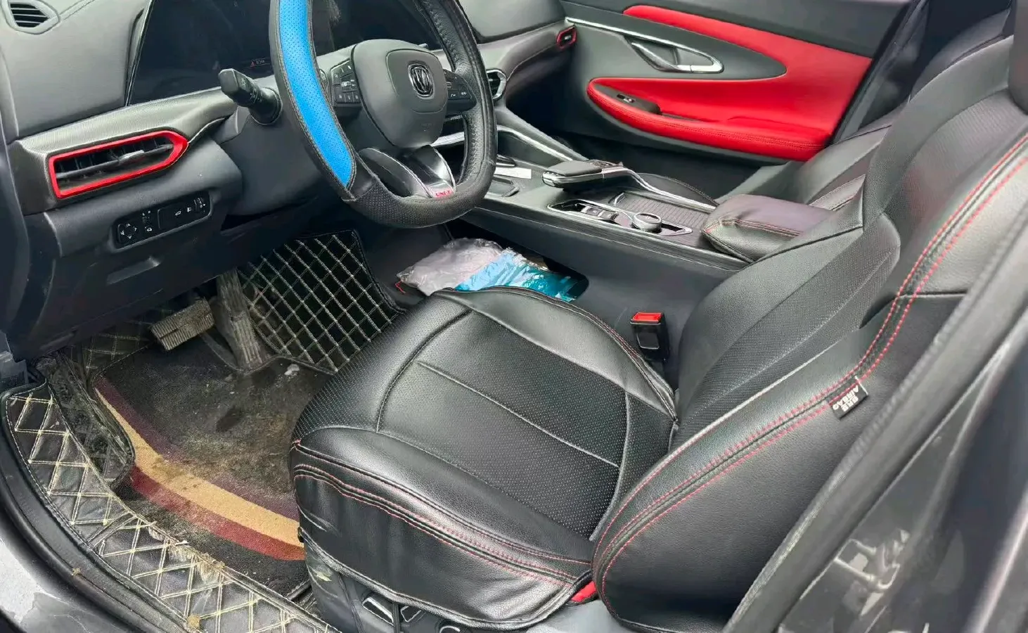 2020 ChangAn UNI-T 1.5T 180HP L4 7DCT,autocango,china used car exporter,china ev exporter,chinese used car exporter,chinese used ev exporter