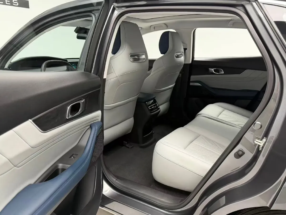 2023 ChangAn UNI-K iDD 1.5T 170HP L4 6TCT PHEV 28.39KWH,autocango,china used car exporter,china ev exporter,chinese used car exporter,chinese used ev exporter