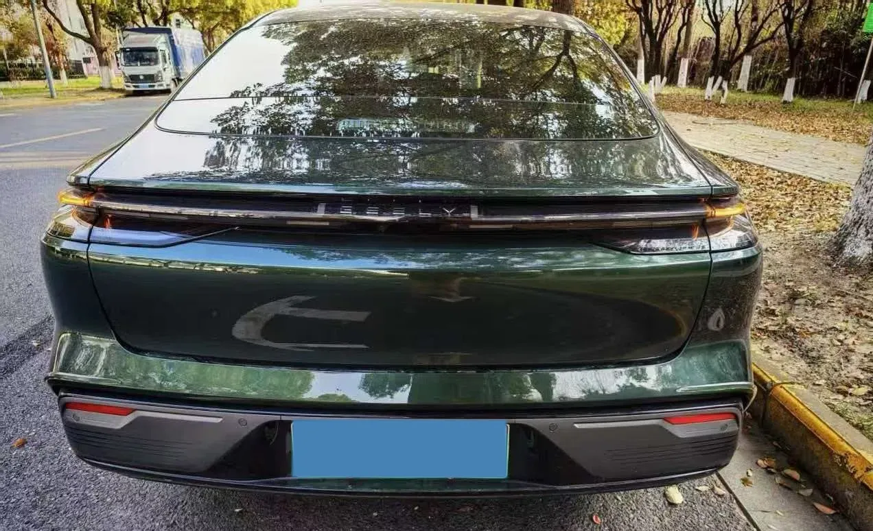 2025 Geely Galaxy Starshine 8 1.5T 163HP L4 3DHT PHEV 27.69KWH,autocango,china used car exporter,china ev exporter,chinese used car exporter,chinese used ev exporter