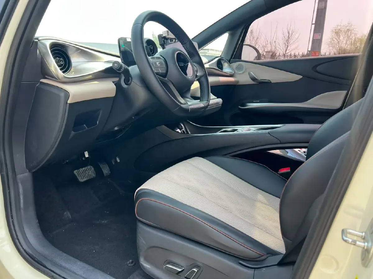 2023 BYD Dolphin BEV 44.928KWH,autocango,china used car exporter,china ev exporter,chinese used car exporter,chinese used ev exporter