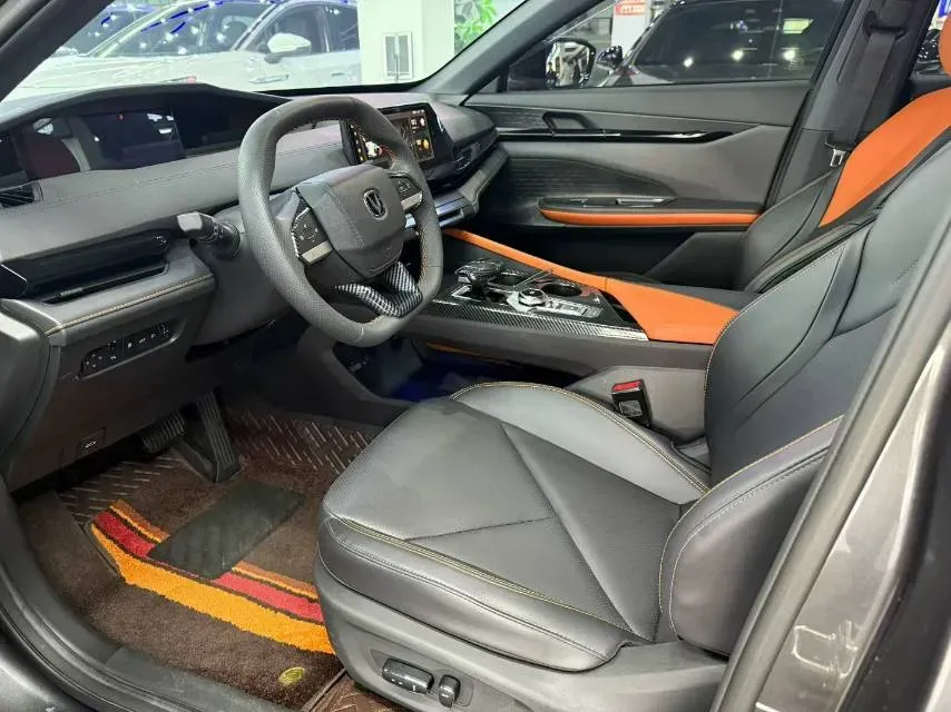 2023 ChangAn UNI-V iDD 1.5T 170HP L4 6TCT PHEV 18.4KWH,autocango,china used car exporter,china ev exporter,chinese used car exporter,chinese used ev exporter