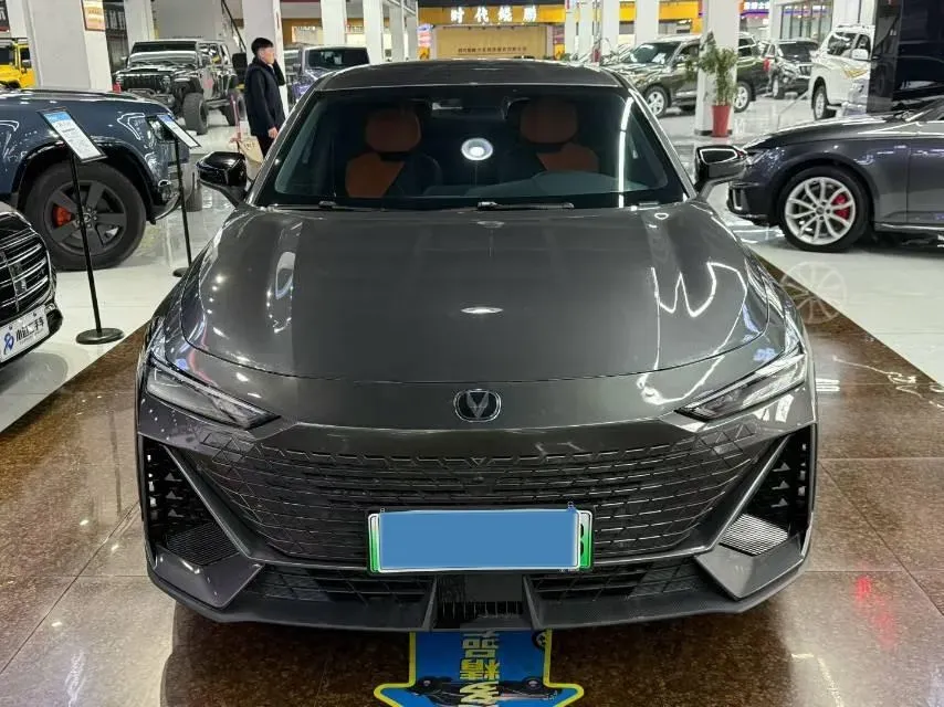 2023 ChangAn UNI-V iDD 1.5T 170HP L4 6TCT PHEV 18.4KWH,autocango,china used car exporter,china ev exporter,chinese used car exporter,chinese used ev exporter