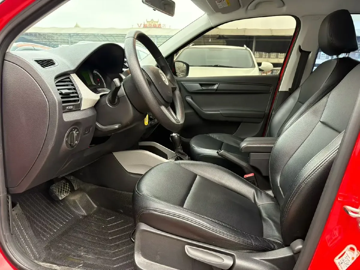 2017 Skoda Fabia 1.4L 90HP L4 6AT,autocango,china used car exporter,china ev exporter,chinese used car exporter,chinese used ev exporter