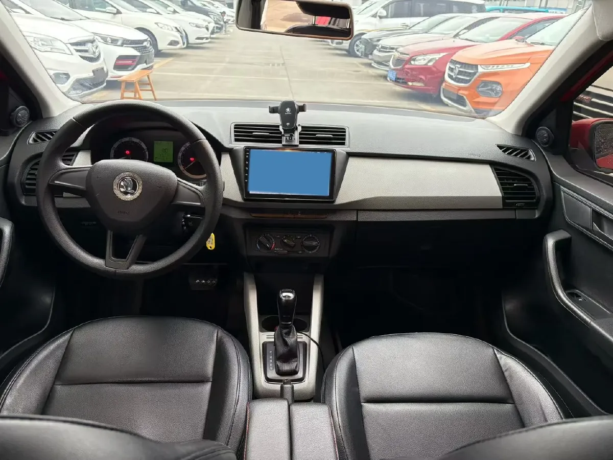 2017 Skoda Fabia 1.4L 90HP L4 6AT,autocango,china used car exporter,china ev exporter,chinese used car exporter,chinese used ev exporter