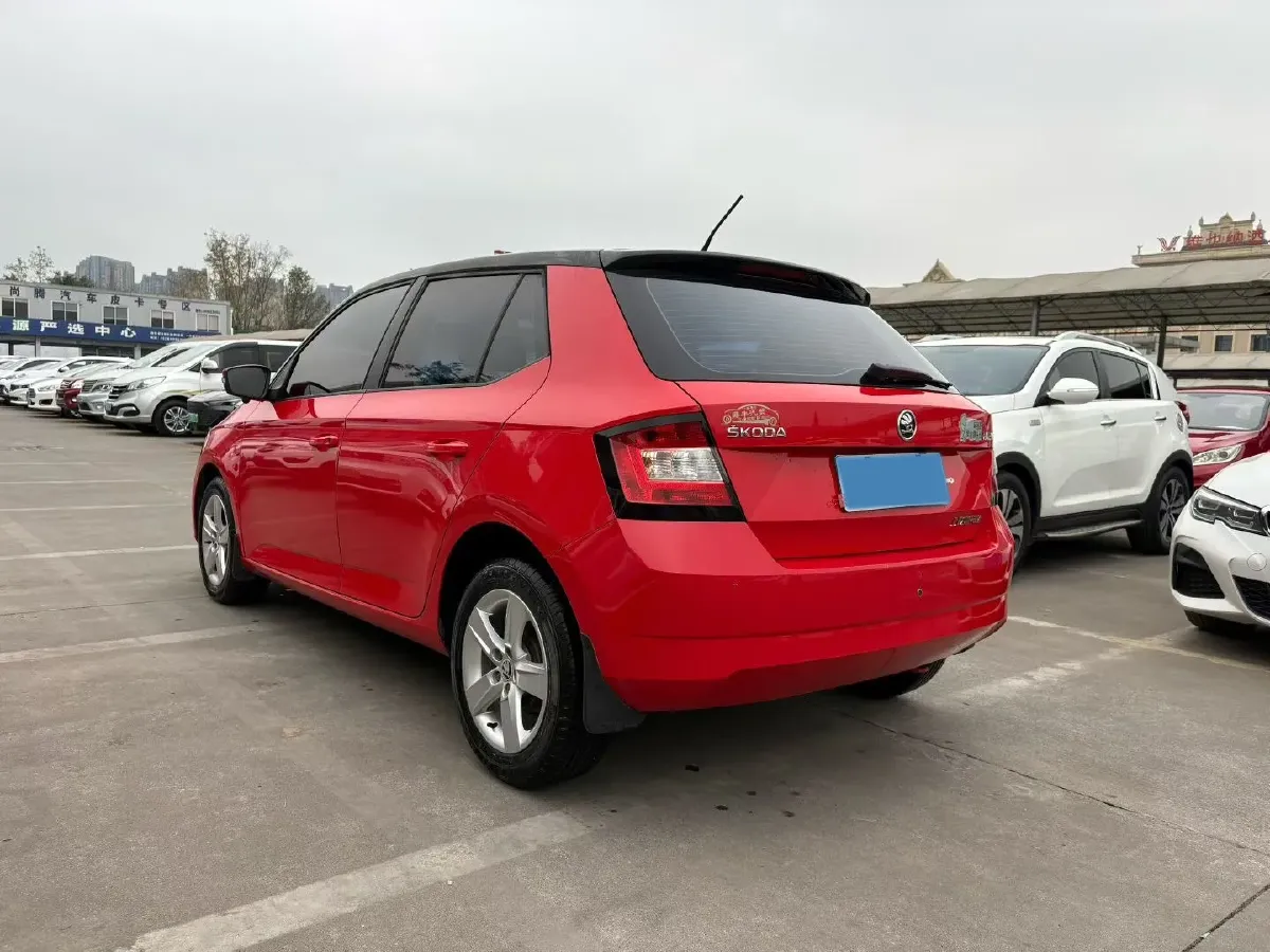 2017 Skoda Fabia 1.4L 90HP L4 6AT,autocango,china used car exporter,china ev exporter,chinese used car exporter,chinese used ev exporter