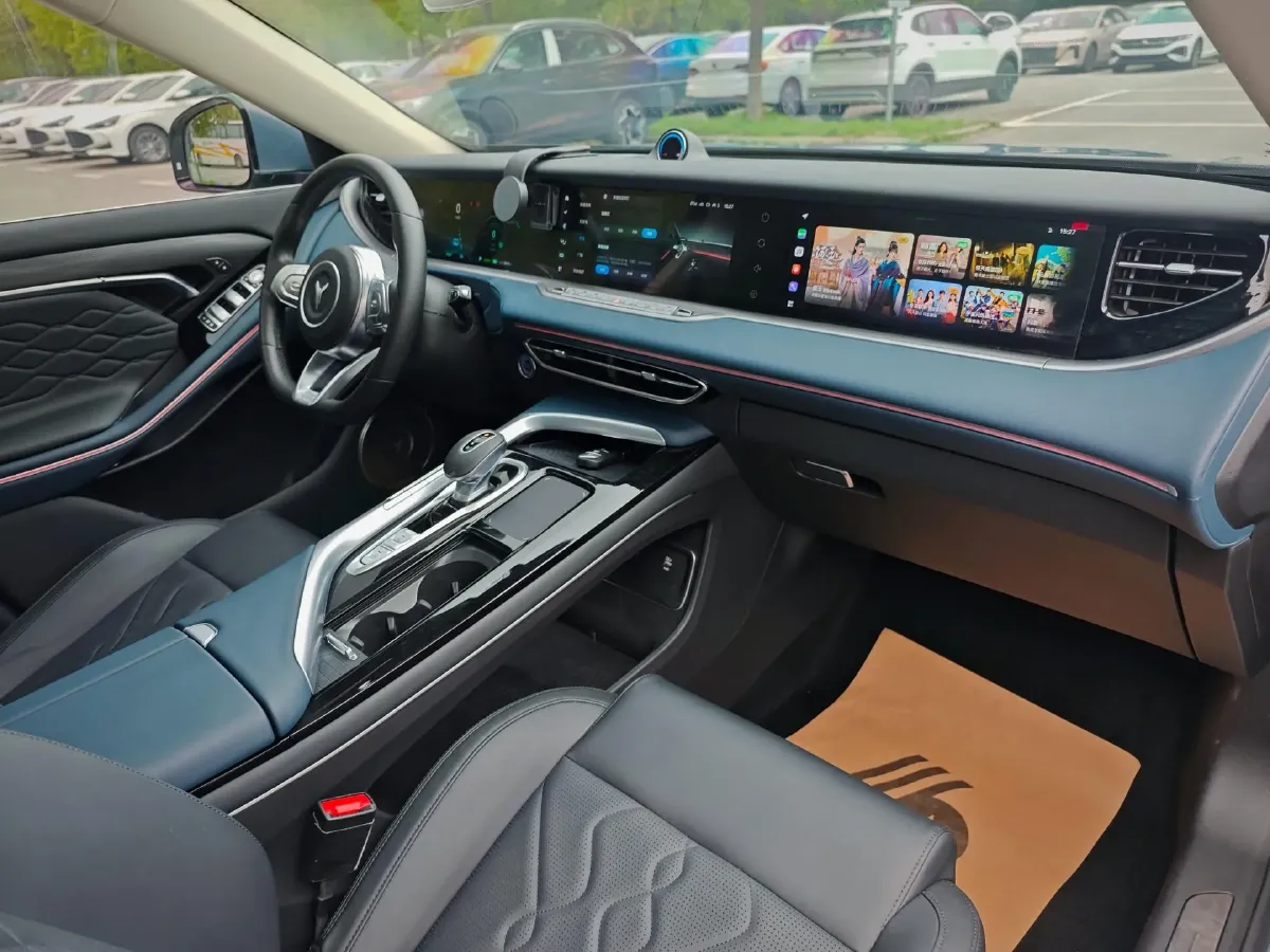 2021 Voyah FREE Range Extended 109HP REEV 33KWH,autocango,china used car exporter,china ev exporter,chinese used car exporter,chinese used ev exporter