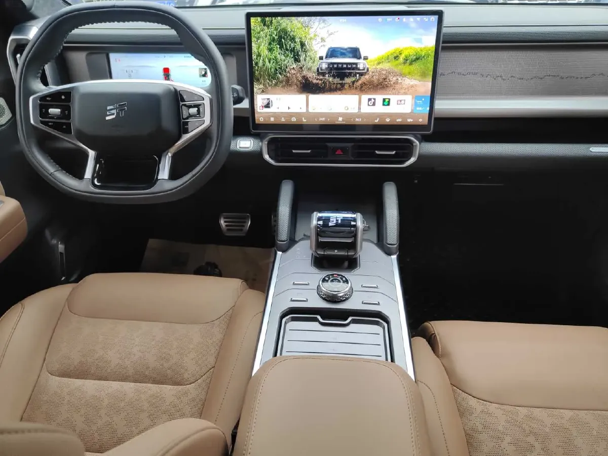 2023 Jetour Traveller 2.0T 254HP L4 8AT,autocango,china used car exporter,china ev exporter,chinese used car exporter,chinese used ev exporter