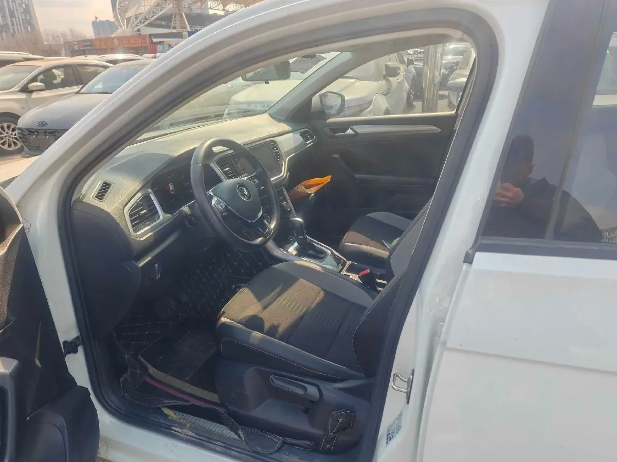 2022 Volkswagen T-Roc 1.4T 150HP L4 7DCT,autocango,china used car exporter,china ev exporter,chinese used car exporter,chinese used ev exporter