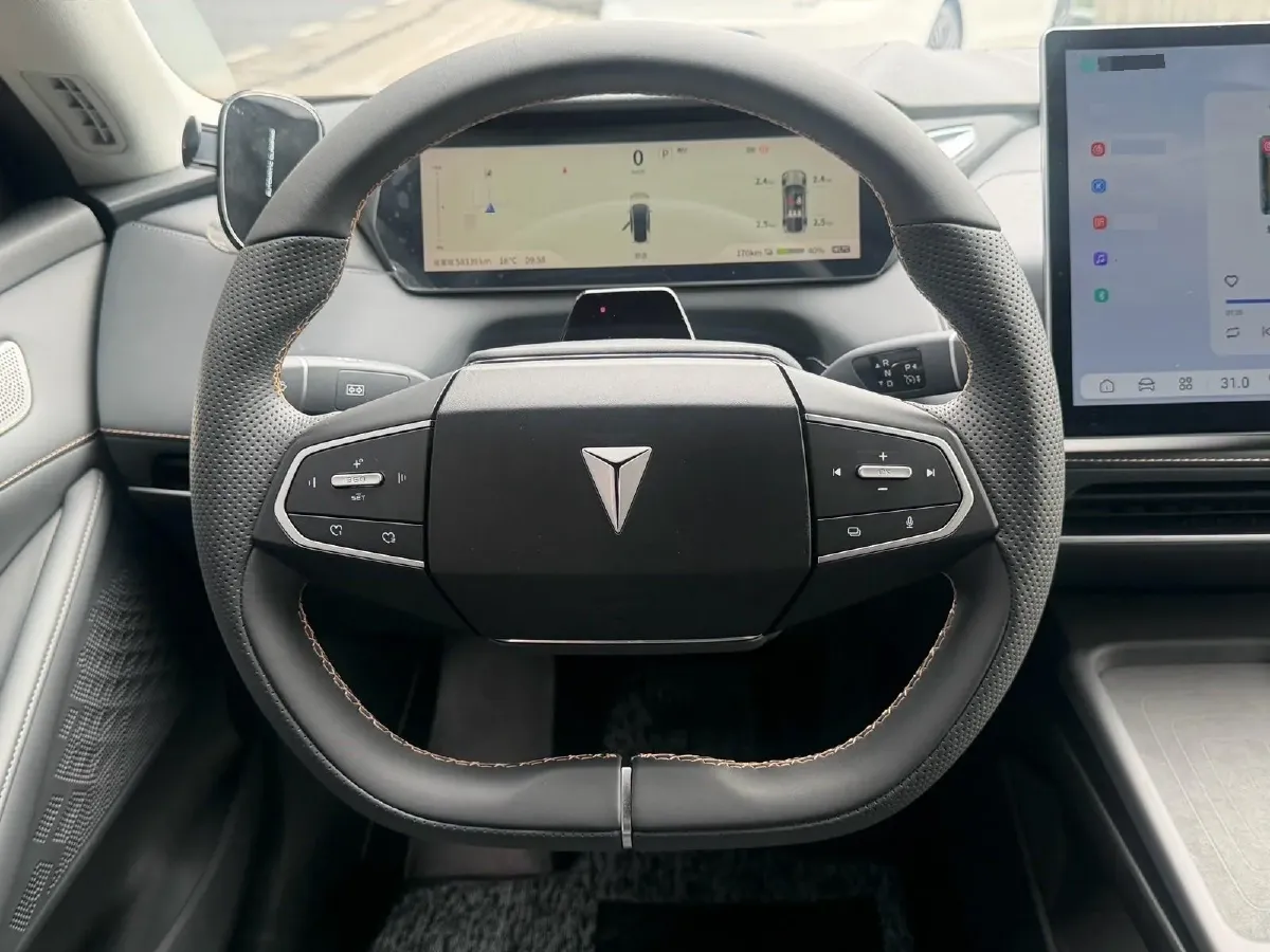 2022 DongFeng Forthing LingZhi EV BEV 68.4KWH,autocango,china used car exporter,china ev exporter,chinese used car exporter,chinese used ev exporter