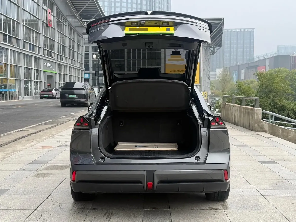 2022 DongFeng Forthing LingZhi EV BEV 68.4KWH,autocango,china used car exporter,china ev exporter,chinese used car exporter,chinese used ev exporter