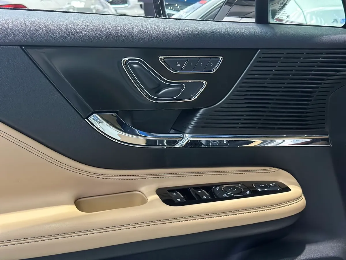 2021 Lincoln Corsair 2.0T 245HP L4 8AT,autocango,china used car exporter,china ev exporter,chinese used car exporter,chinese used ev exporter