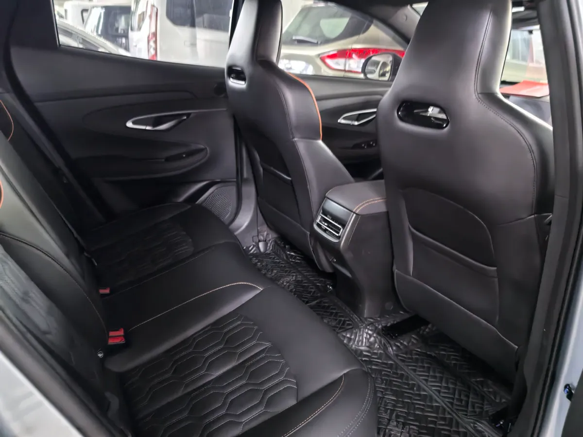 2022 ChangAn UNI-T 2.0T 233HP L4 8AT,autocango,china used car exporter,china ev exporter,chinese used car exporter,chinese used ev exporter