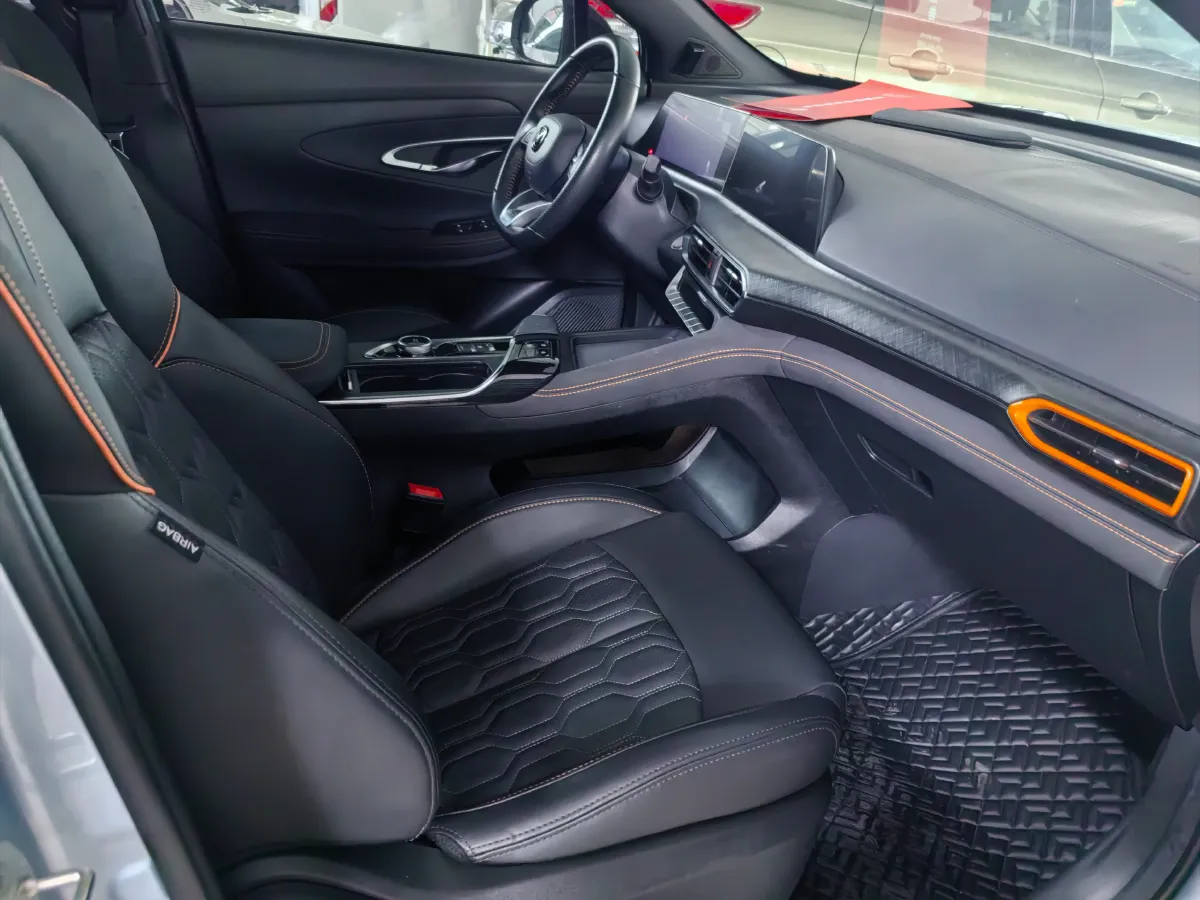 2022 ChangAn UNI-T 2.0T 233HP L4 8AT,autocango,china used car exporter,china ev exporter,chinese used car exporter,chinese used ev exporter