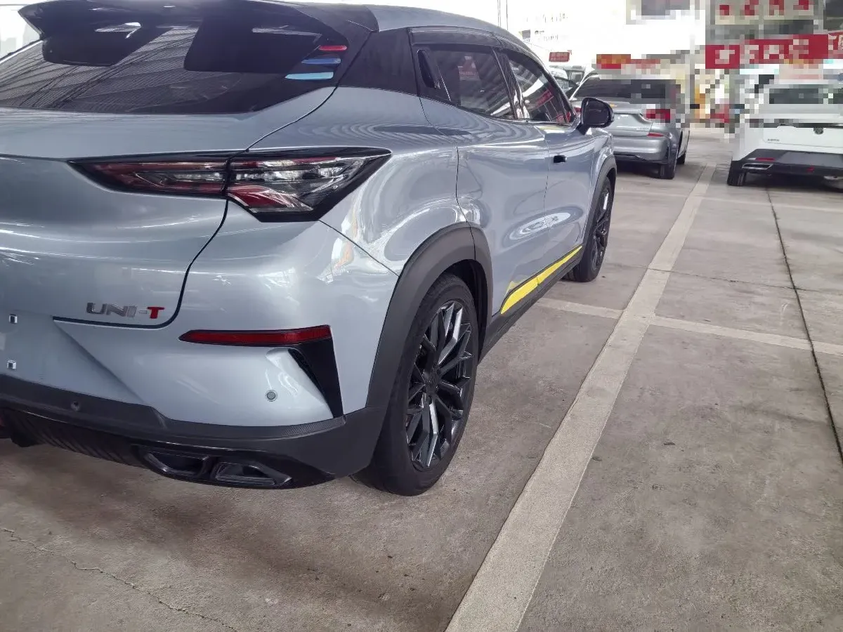 2022 ChangAn UNI-T 2.0T 233HP L4 8AT,autocango,china used car exporter,china ev exporter,chinese used car exporter,chinese used ev exporter