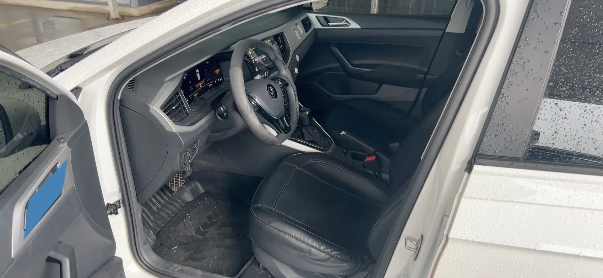 2023 Volkswagen Polo 1.5L 110HP L4 6AT,autocango,china used car exporter,china ev exporter,chinese used car exporter,chinese used ev exporter