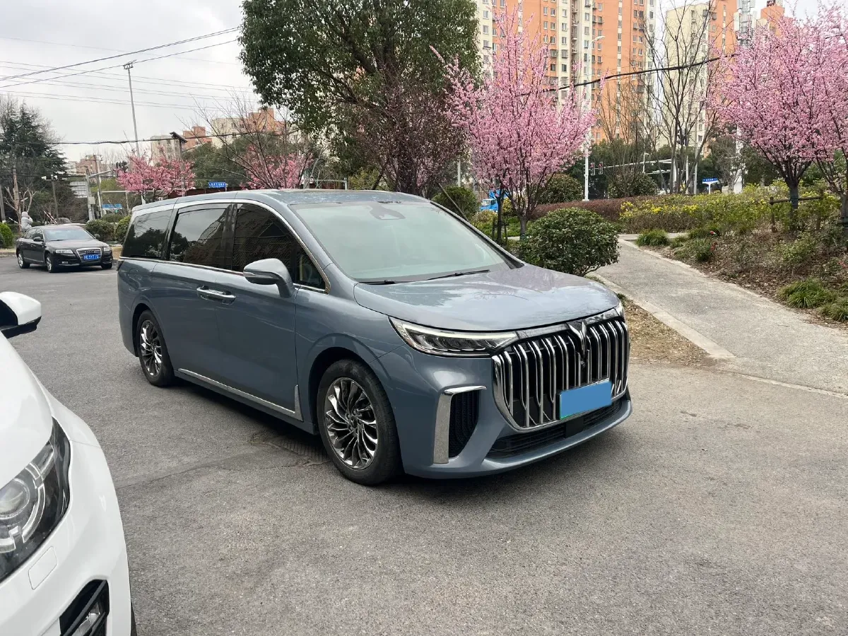 2022 Voyah Dream 1.5T 136HP L4 PHEV 25.57KWH,autocango,china used car exporter,china ev exporter,chinese used car exporter,chinese used ev exporter