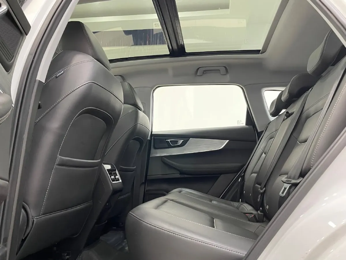 2022 Chery Tiggo 7 Plus 1.5T 156HP L4 CVT,autocango,china used car exporter,china ev exporter,chinese used car exporter,chinese used ev exporter