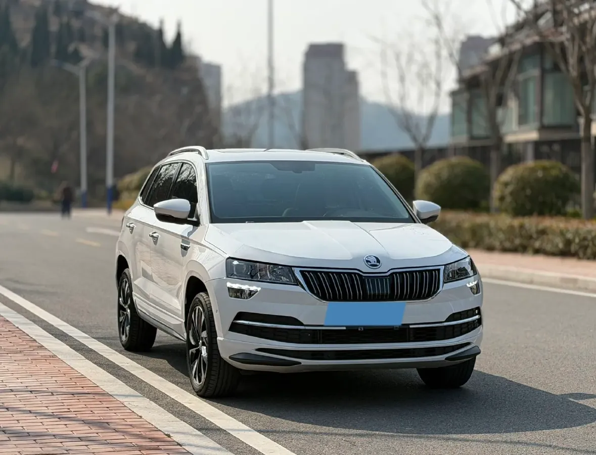 2022 Skoda Karoq 1.4T 150HP L4 7DCT,autocango,china used car exporter,china ev exporter,chinese used car exporter,chinese used ev exporter