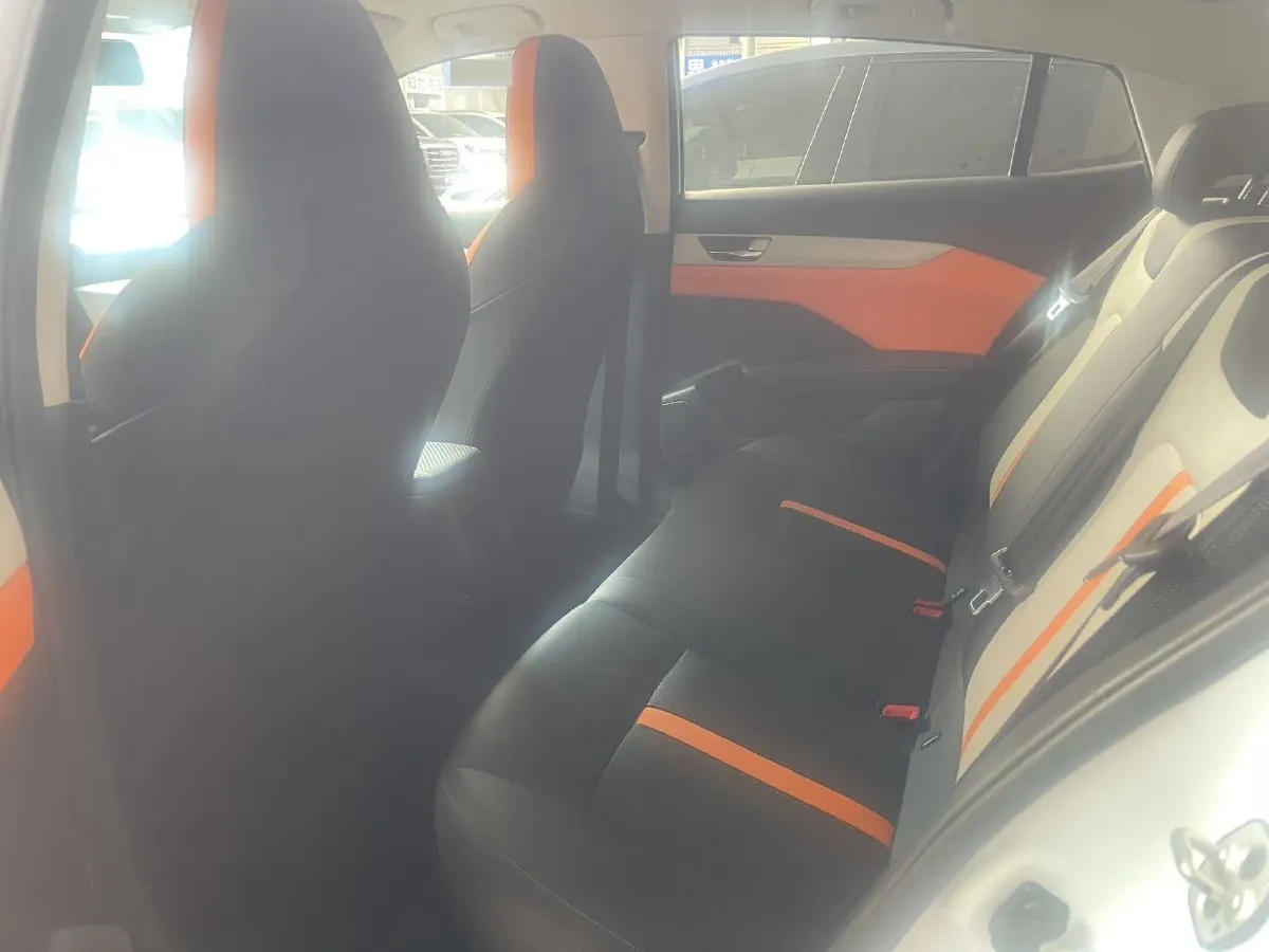 2023 DongFeng Aeolus YiXuan 1.5L 125HP L4 6DCT,autocango,china used car exporter,china ev exporter,chinese used car exporter,chinese used ev exporter