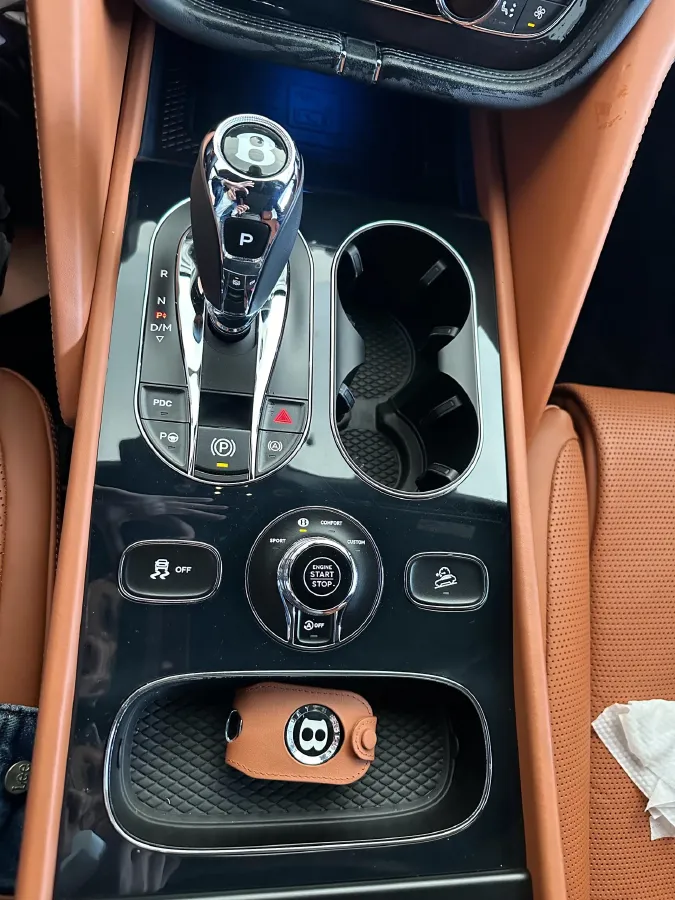 2022 Bentley Bentayga 4.0T 550HP V8 8AT,autocango,china used car exporter,china ev exporter,chinese used car exporter,chinese used ev exporter