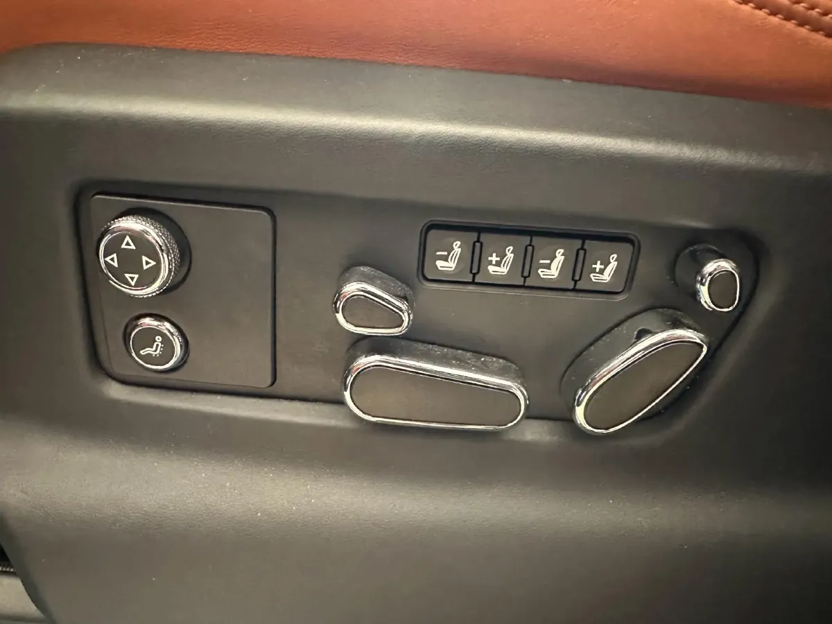 2022 Bentley Bentayga 4.0T 550HP V8 8AT,autocango,china used car exporter,china ev exporter,chinese used car exporter,chinese used ev exporter