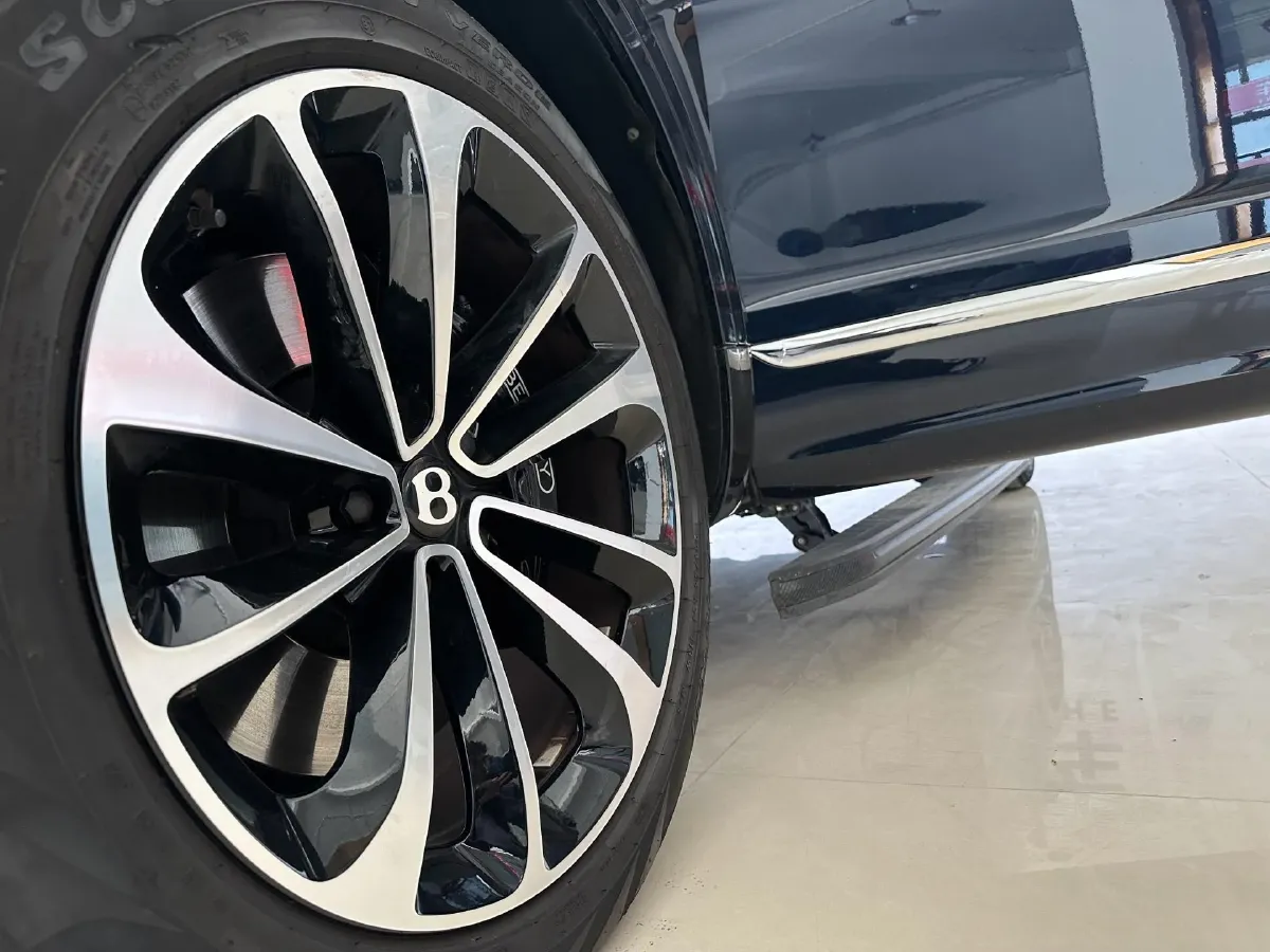 2022 Bentley Bentayga 4.0T 550HP V8 8AT,autocango,china used car exporter,china ev exporter,chinese used car exporter,chinese used ev exporter