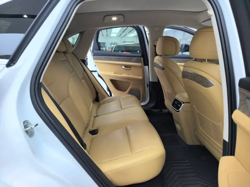 2022 JMC YuHu 7 2.0T 141HP L4 8AT,autocango,china used car exporter,china ev exporter,chinese used car exporter,chinese used ev exporter