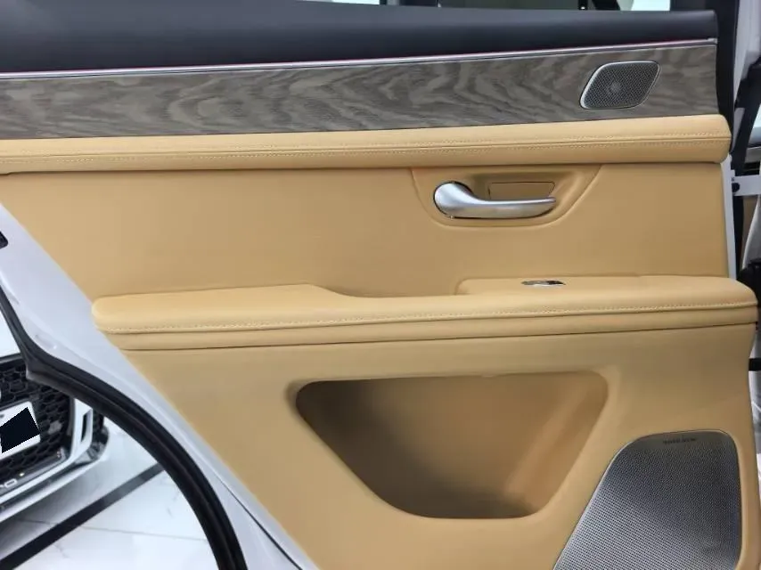 2022 JMC YuHu 7 2.0T 141HP L4 8AT,autocango,china used car exporter,china ev exporter,chinese used car exporter,chinese used ev exporter