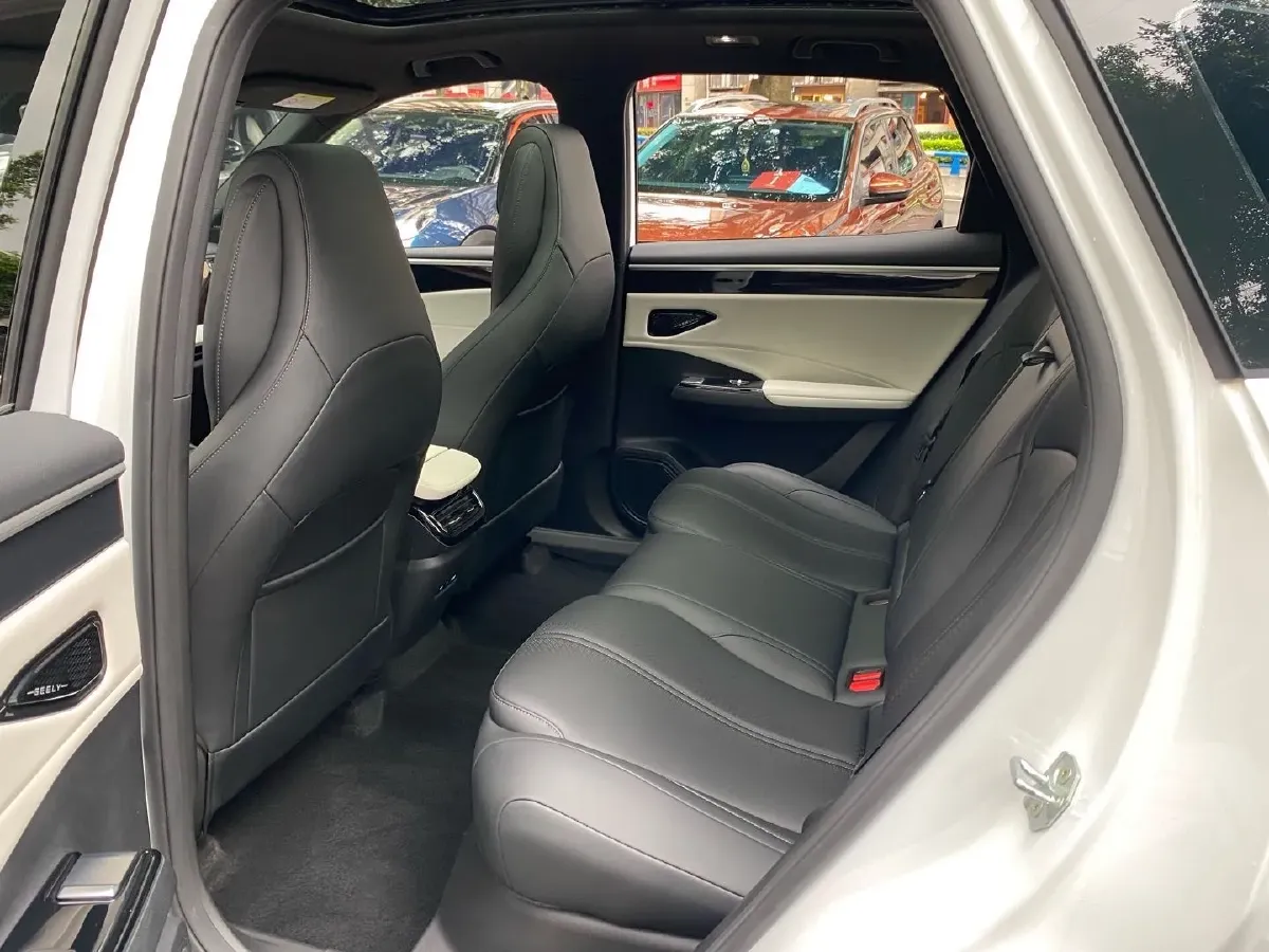 2023 Geely Galaxy L7 1.5T 163HP L4 3DHT PHEV 18.7KWH,autocango,china used car exporter,china ev exporter,chinese used car exporter,chinese used ev exporter