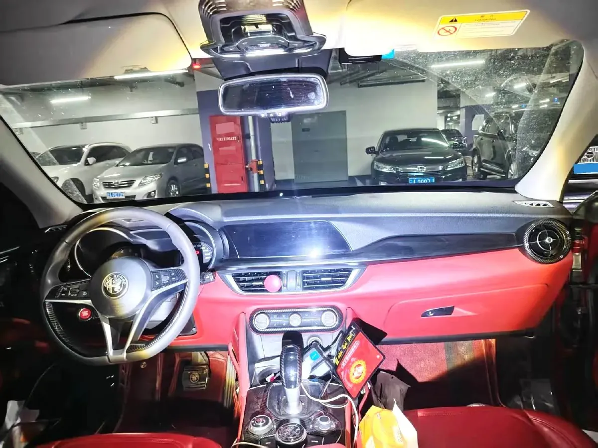 2017 Jaguar XE 2.0T 240HP L4 8AT,autocango,china used car exporter,china ev exporter,chinese used car exporter,chinese used ev exporter