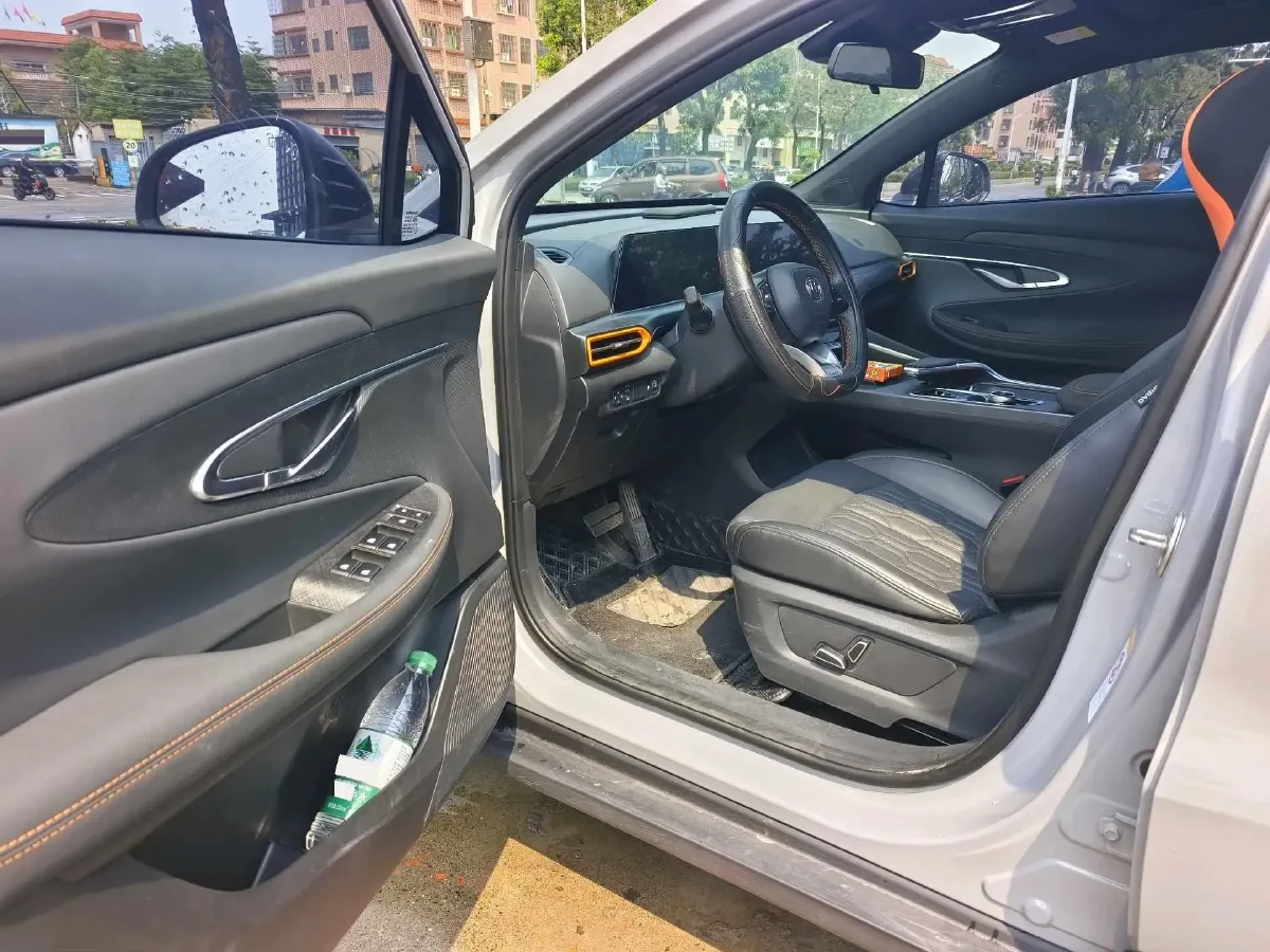 2022 ChangAn UNI-T 1.5T 188HP L4 7DCT,autocango,china used car exporter,china ev exporter,chinese used car exporter,chinese used ev exporter