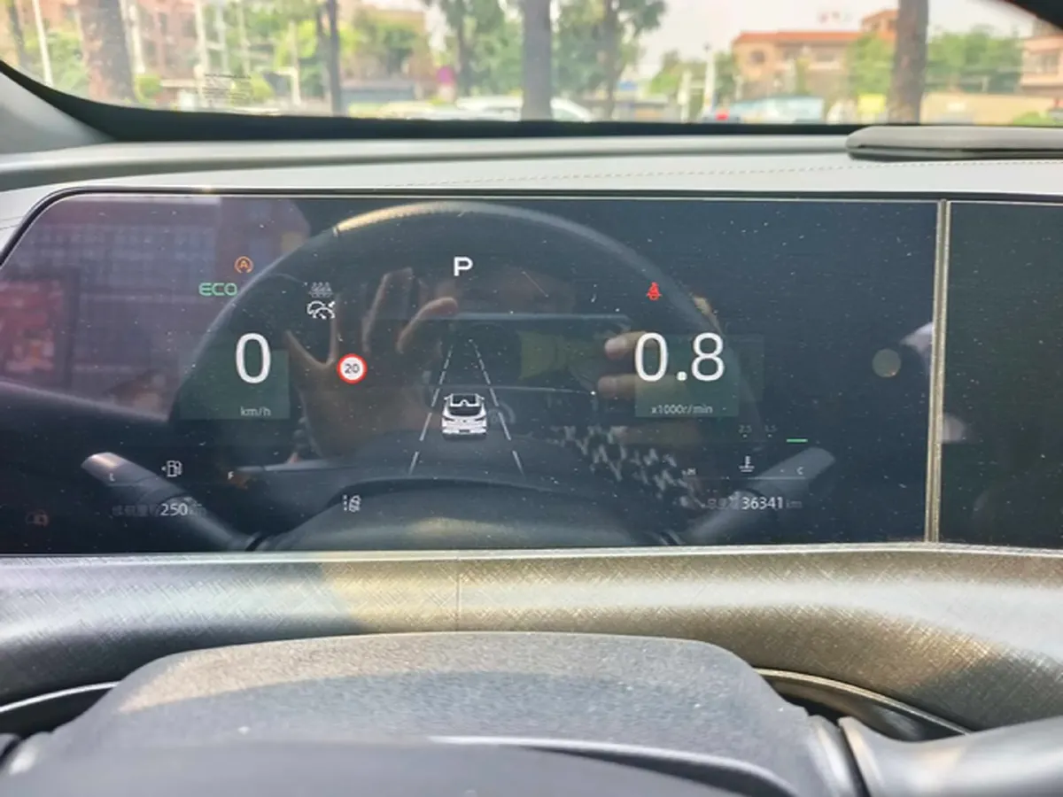 2022 ChangAn UNI-T 1.5T 188HP L4 7DCT,autocango,china used car exporter,china ev exporter,chinese used car exporter,chinese used ev exporter