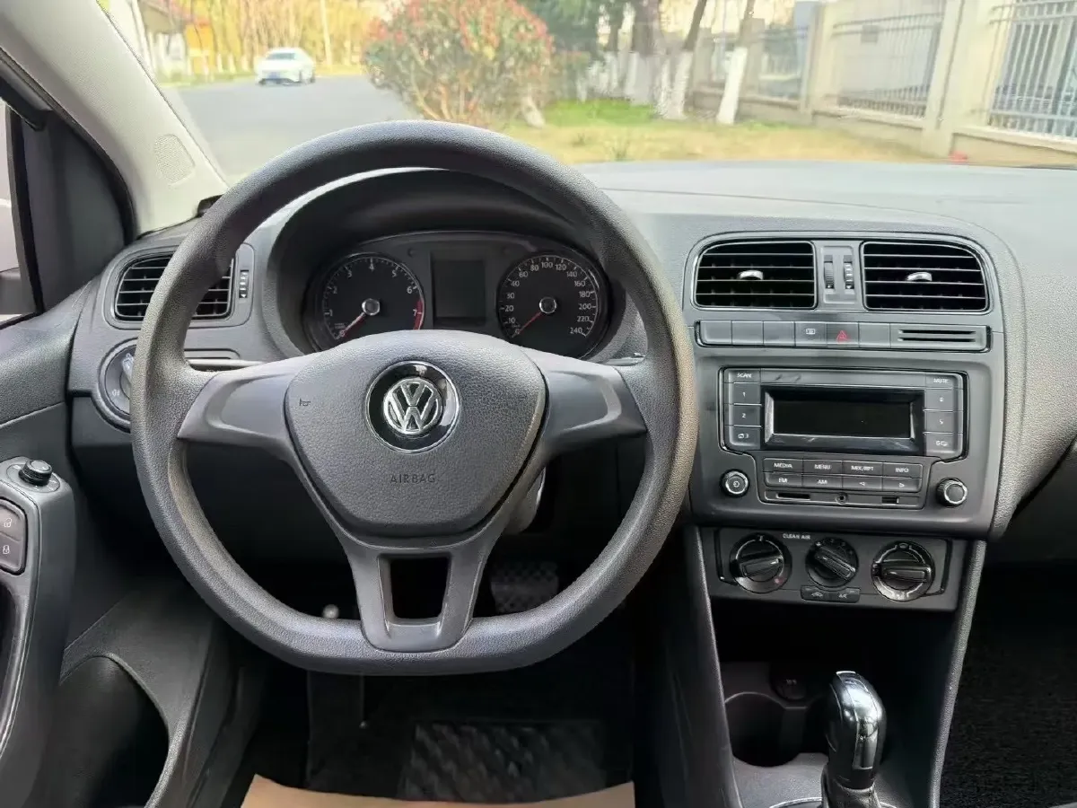 2016 Volkswagen Polo 1.6L 110HP L4 6AT,autocango,china used car exporter,china ev exporter,chinese used car exporter,chinese used ev exporter