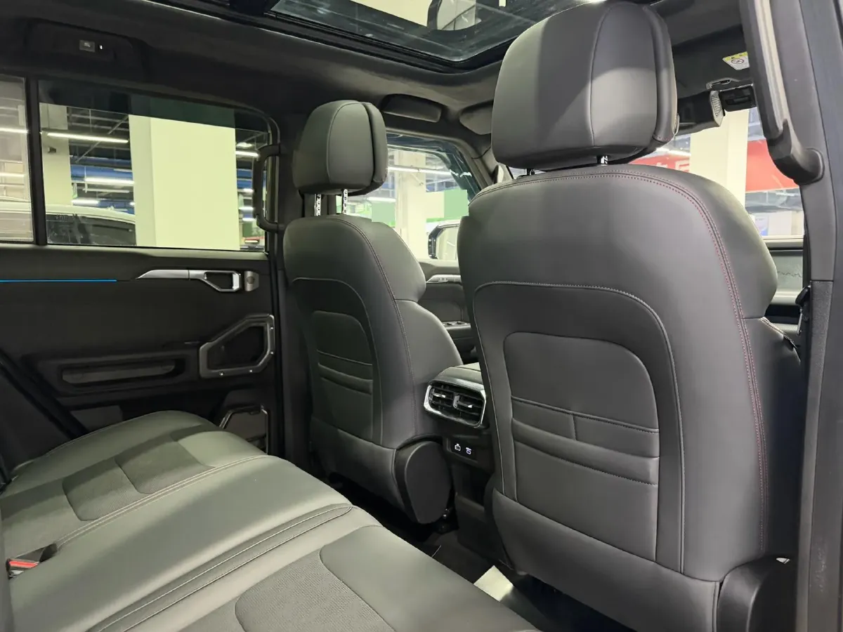 2023 Jetour Traveller 2.0T 254HP L4 7DCT,autocango,china used car exporter,china ev exporter,chinese used car exporter,chinese used ev exporter