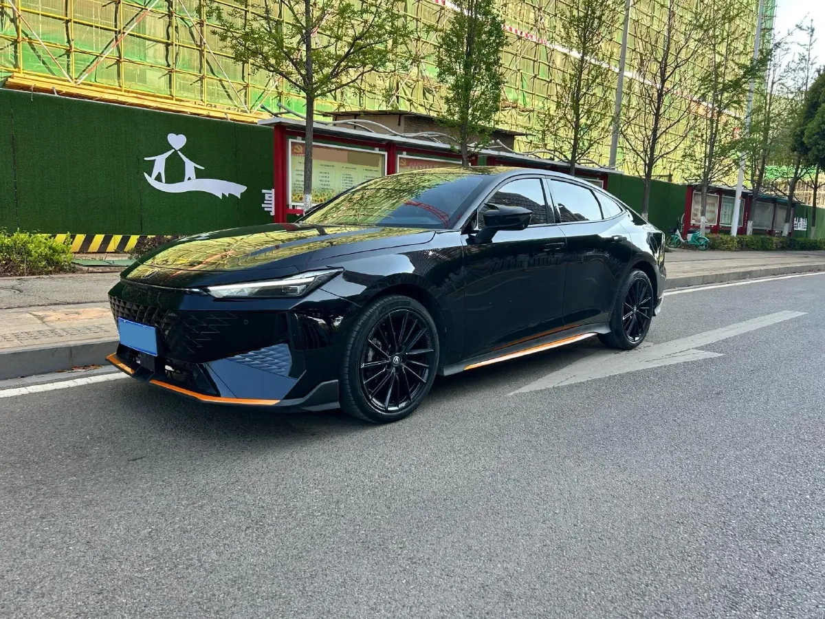 2025 ChangAn UNI-V 1.5T 192HP L4 7DCT,autocango,china used car exporter,china ev exporter,chinese used car exporter,chinese used ev exporter