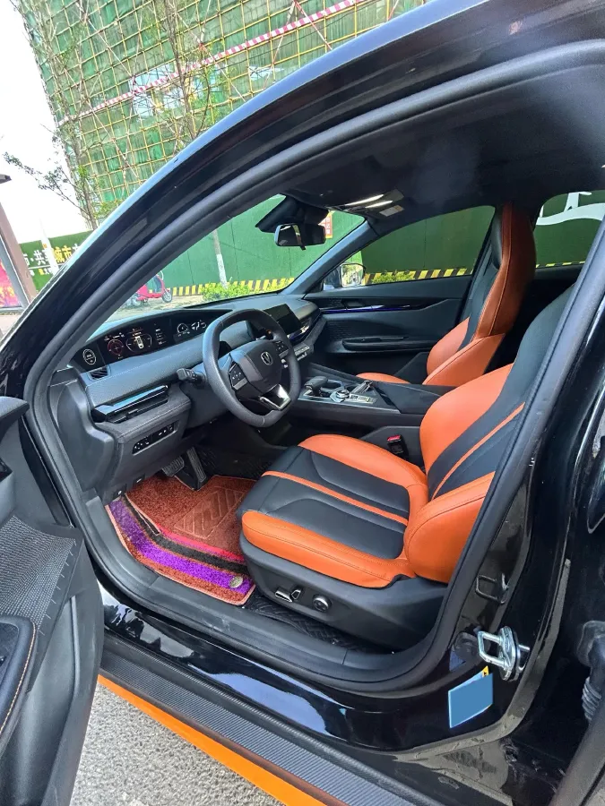 2025 ChangAn UNI-V 1.5T 192HP L4 7DCT,autocango,china used car exporter,china ev exporter,chinese used car exporter,chinese used ev exporter