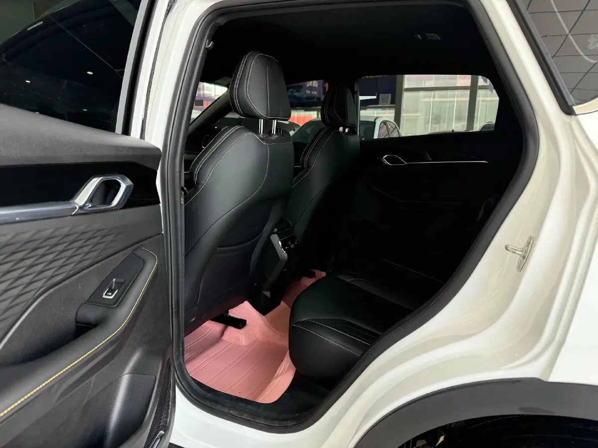 2025 Geely Coolray 1.5T 181HP L4 7DCT,autocango,china used car exporter,china ev exporter,chinese used car exporter,chinese used ev exporter