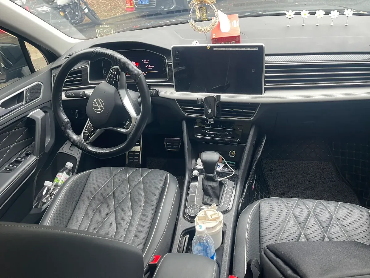 2023 Volkswagen Tiguan L 2.0T 220HP L4 7DCT,autocango,china used car exporter,china ev exporter,chinese used car exporter,chinese used ev exporter