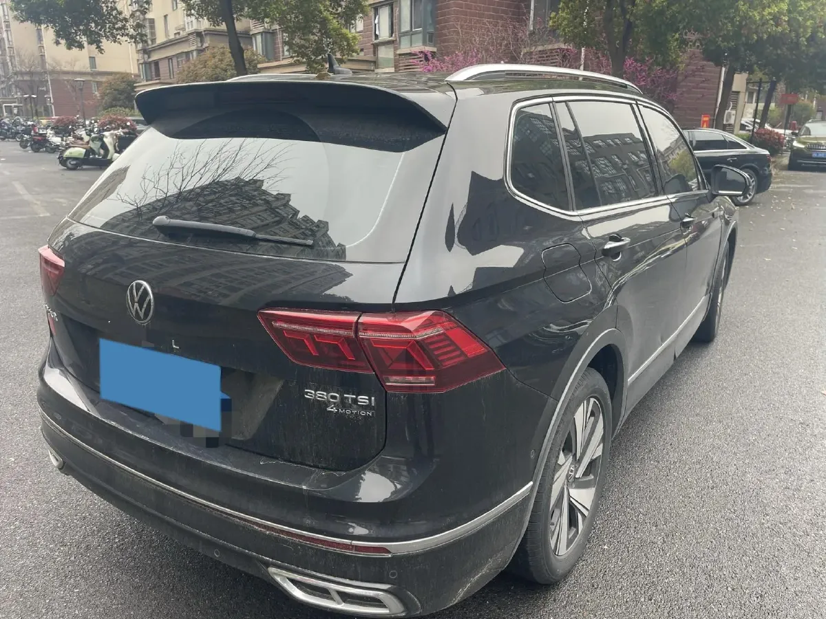 2023 Volkswagen Tiguan L 2.0T 220HP L4 7DCT,autocango,china used car exporter,china ev exporter,chinese used car exporter,chinese used ev exporter