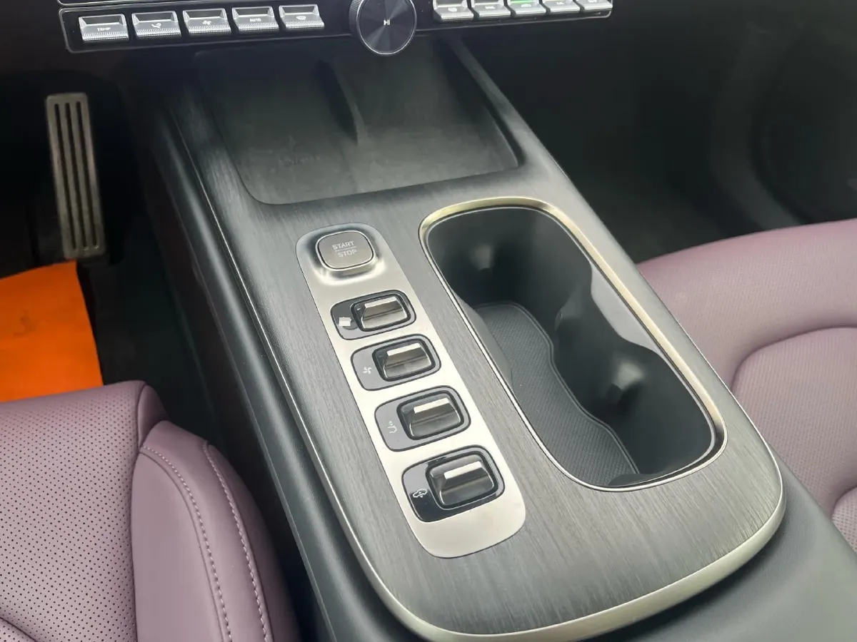 2024 MI SU7 BEV 101KWH,autocango,china used car exporter,china ev exporter,chinese used car exporter,chinese used ev exporter