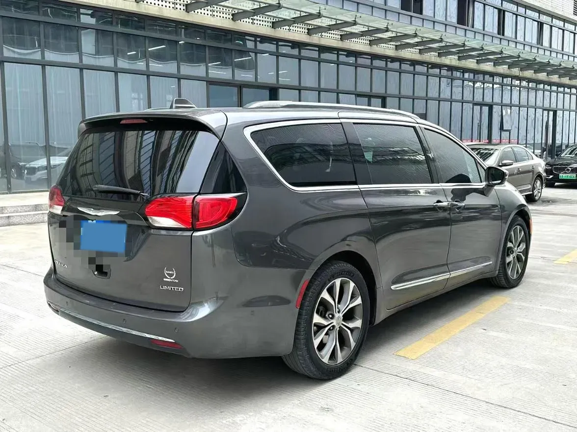 2017 Chrysler Pacifica 3.6L 279HP V6 9AT,autocango,china used car exporter,china ev exporter,chinese used car exporter,chinese used ev exporter
