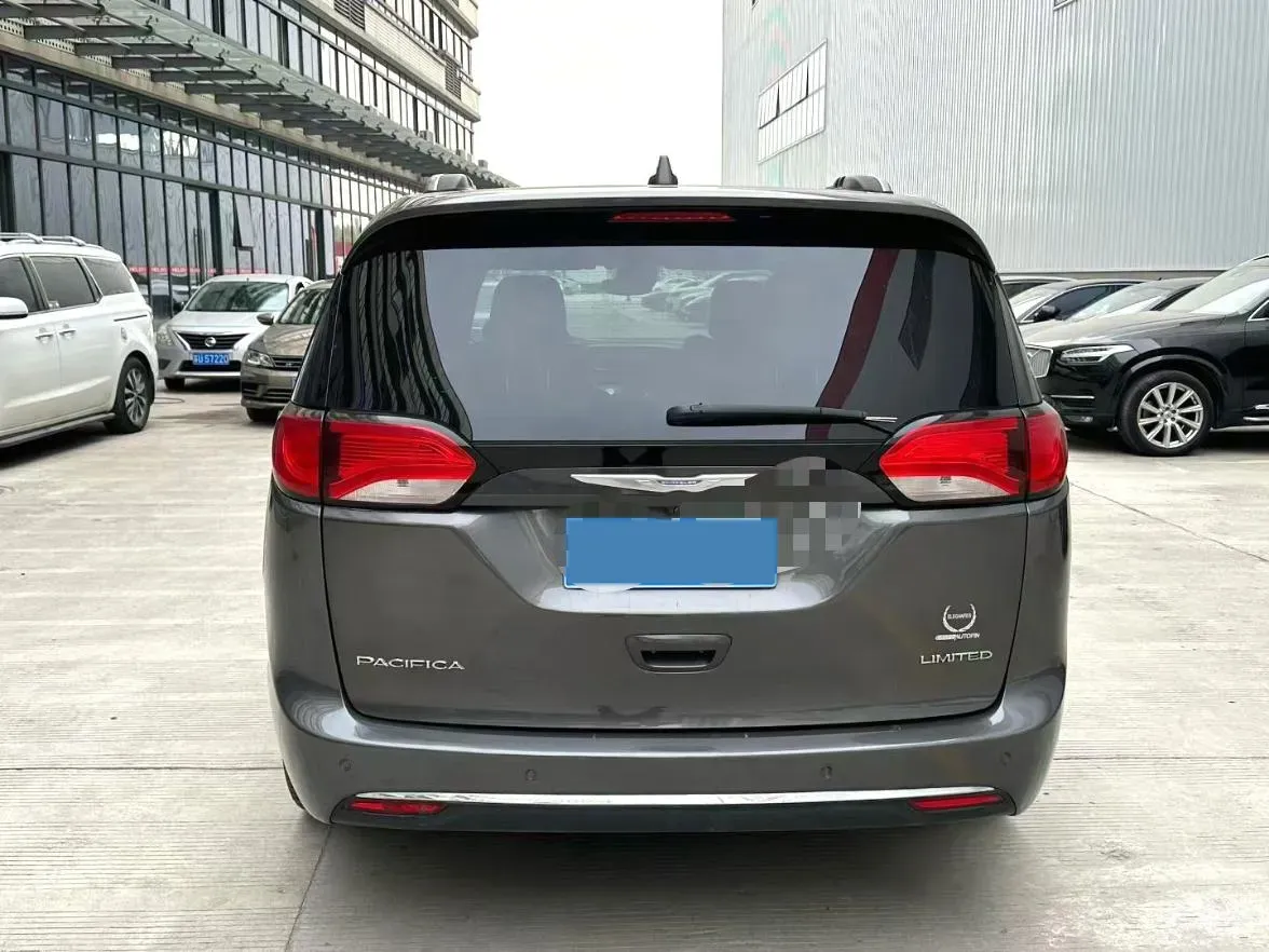 2017 Chrysler Pacifica 3.6L 279HP V6 9AT,autocango,china used car exporter,china ev exporter,chinese used car exporter,chinese used ev exporter