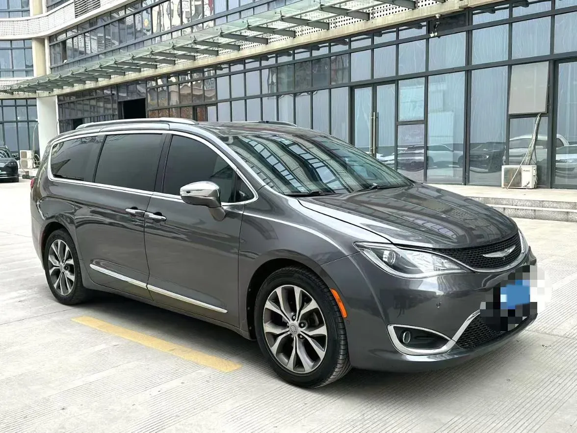 2017 Chrysler Pacifica 3.6L 279HP V6 9AT,autocango,china used car exporter,china ev exporter,chinese used car exporter,chinese used ev exporter