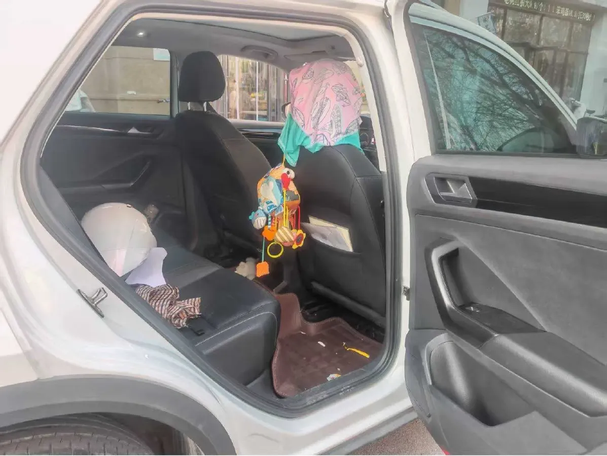 2021 Volkswagen T-Roc 1.4T 150HP L4 7DCT,autocango,china used car exporter,china ev exporter,chinese used car exporter,chinese used ev exporter